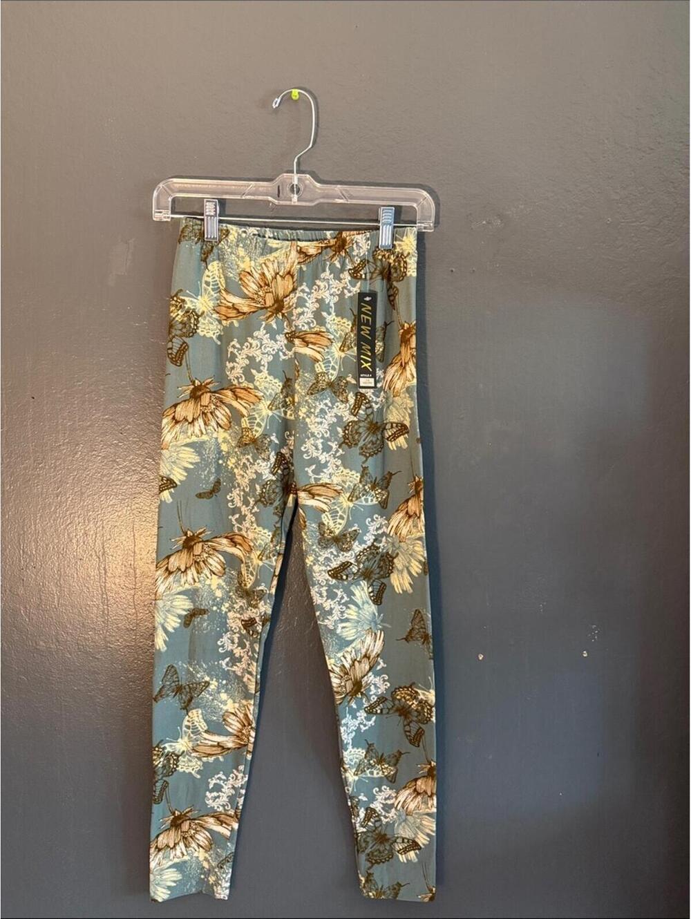 New Mix Women's Green and Brown Floral Ankle Leggings - Size One
